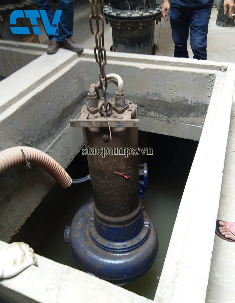 Sửa Chữa Máy Bơm Bị Rò Rỉ Nước, Chảy Dầu Nhanh Chóng Và Hiệu Quả